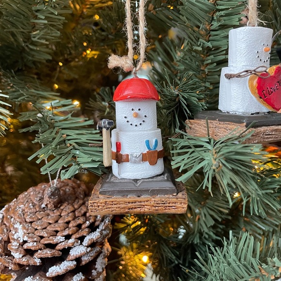 S’mores Carpenter / Handyman / Handywomen Holiday Christmas Ornament - Picture 2 of 8